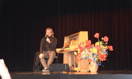 PIERWSZY KONCERT PIANISTYCZNY NA SCENIE TOK