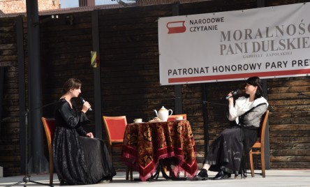 Aktorki Teatru TOK SHOW na Narodowym Czytaniu 2021