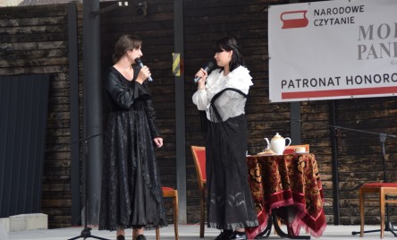 Aktorki Teatru TOK SHOW na Narodowym Czytaniu 2021