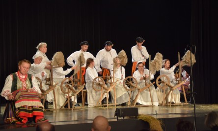 Zespół Folklorystyczny NARWIANIE z Dobrzyniewa Dużego, Len