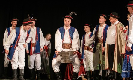 Zespół SPOD KICEK  z Mordarki, woj. małopolskie, WYZWOLINY NA KOWOLA, 2020