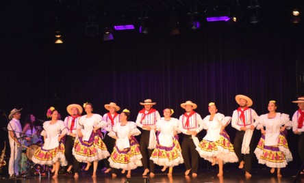 "Compañía Artística y Cultural Sintana” z Bogoty na tarnogrodzkiej scenie