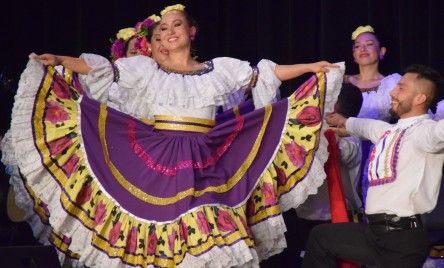 "Compañía Artística y Cultural Sintana” z Bogoty na tarnogrodzkiej scenie
