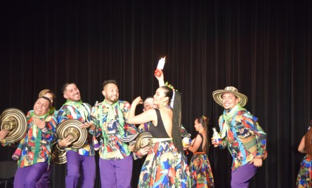 "Compañía Artística y Cultural Sintana” z Bogoty na tarnogrodzkiej scenie