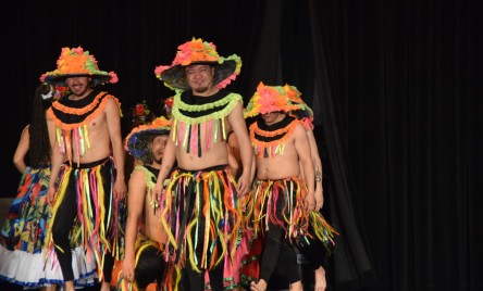 "Compañía Artística y Cultural Sintana” z Bogoty na tarnogrodzkiej scenie