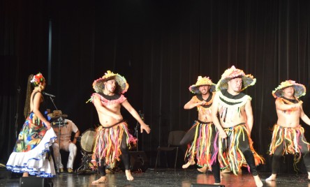 "Compañía Artística y Cultural Sintana” z Bogoty na tarnogrodzkiej scenie