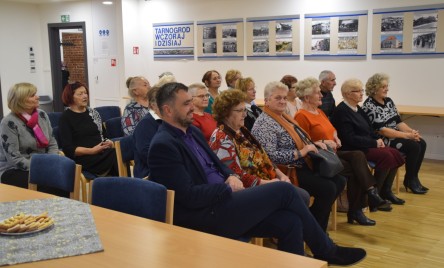 Przedszkolaki na Dzień Seniora