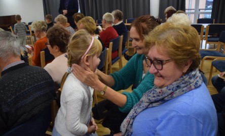 Przedszkolaki na Dzień Seniora