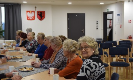 Przedszkolaki na Dzień Seniora