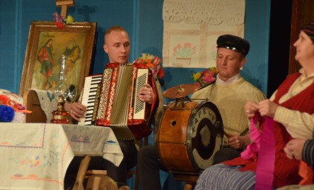 Ludowy kalejdoskop na tarnogrodzkiej scenie