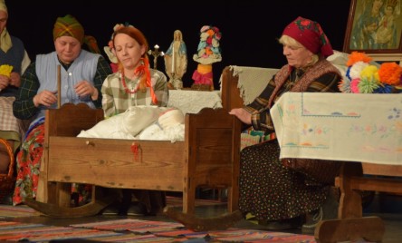 Ludowy kalejdoskop na tarnogrodzkiej scenie