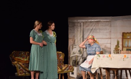 Ludowy kalejdoskop na tarnogrodzkiej scenie