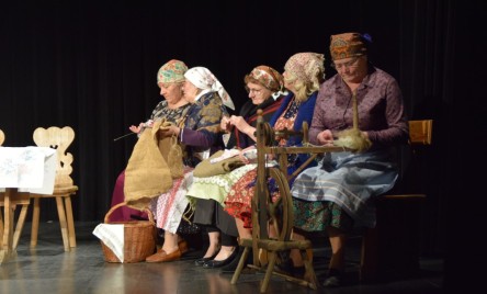 Ludowy kalejdoskop na tarnogrodzkiej scenie