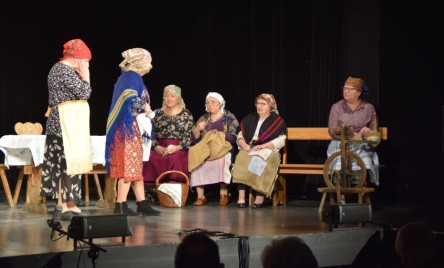 Ludowy kalejdoskop na tarnogrodzkiej scenie