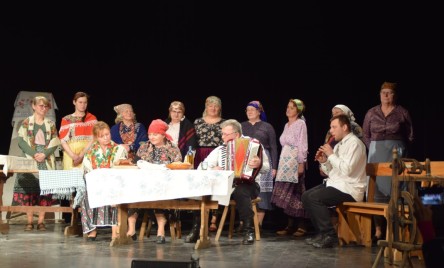 Ludowy kalejdoskop na tarnogrodzkiej scenie