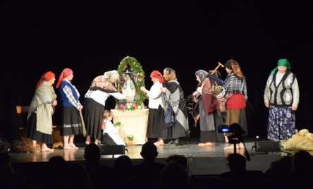 Ludowy kalejdoskop na tarnogrodzkiej scenie