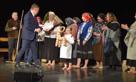 Ludowy kalejdoskop na tarnogrodzkiej scenie