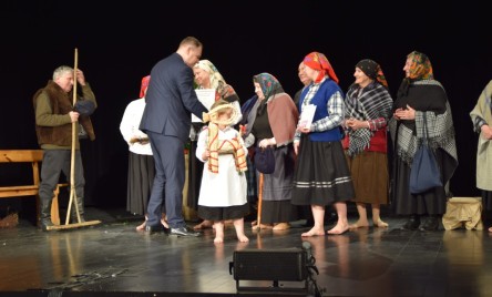 Ludowy kalejdoskop na tarnogrodzkiej scenie