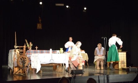 Ludowy kalejdoskop na tarnogrodzkiej scenie