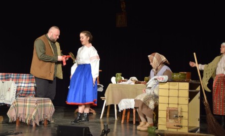 Ludowy kalejdoskop na tarnogrodzkiej scenie