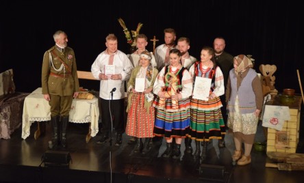 Ludowy kalejdoskop na tarnogrodzkiej scenie