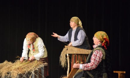 Ludowy kalejdoskop na tarnogrodzkiej scenie