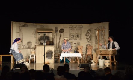 Ludowy kalejdoskop na tarnogrodzkiej scenie