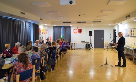 DZIEŃ KOBIET W TARNOGRODZKIM KLUBIE SENIORA