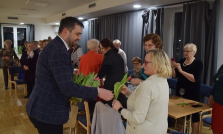 DZIEŃ KOBIET W TARNOGRODZKIM KLUBIE SENIORA