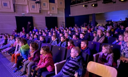 Wiosennie i teatralnie na scenie 