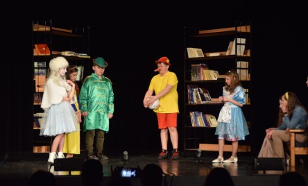 Powiatowe święto teatrów dziecięcych i młodzieżowych