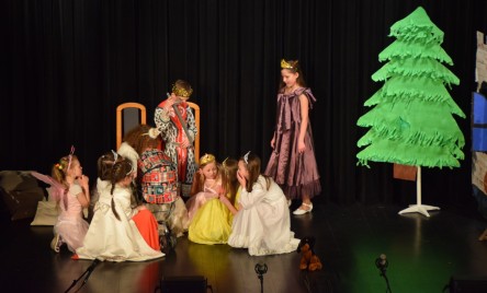 Powiatowe święto teatrów dziecięcych i młodzieżowych