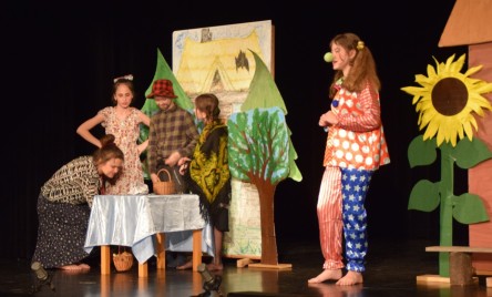 Powiatowe święto teatrów dziecięcych i młodzieżowych