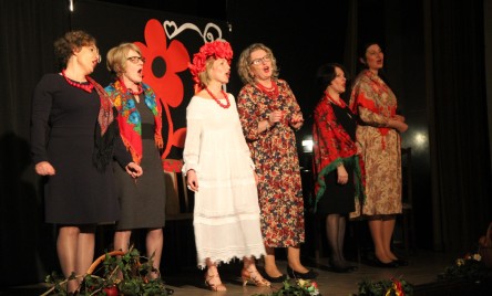 ROZWAŻANIA AMATORSKIEGO TEATRU ROZMAITOSCI Z OPATOWA