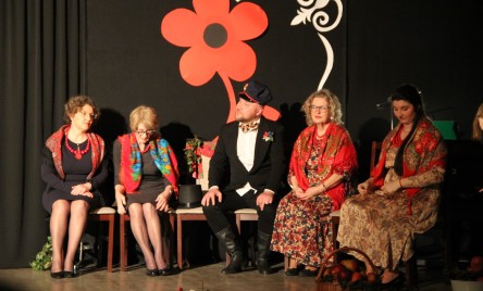 ROZWAŻANIA AMATORSKIEGO TEATRU ROZMAITOSCI Z OPATOWA