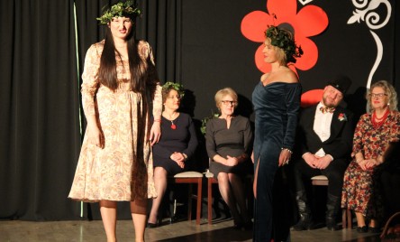 ROZWAŻANIA AMATORSKIEGO TEATRU ROZMAITOSCI Z OPATOWA