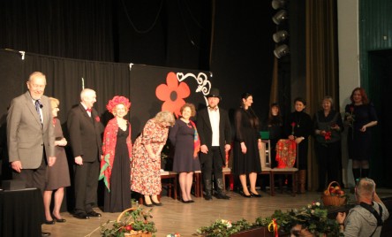 ROZWAŻANIA AMATORSKIEGO TEATRU ROZMAITOSCI Z OPATOWA