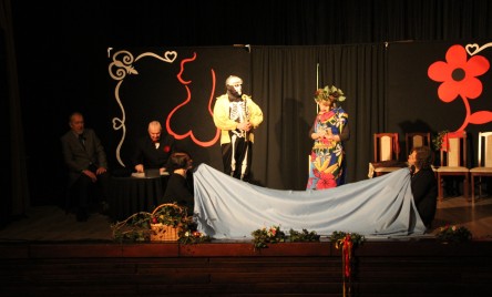 ROZWAŻANIA AMATORSKIEGO TEATRU ROZMAITOSCI Z OPATOWA