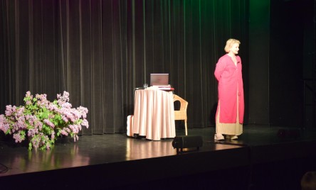 Dominika Ostałowska na tarnogrodzkiej scenie