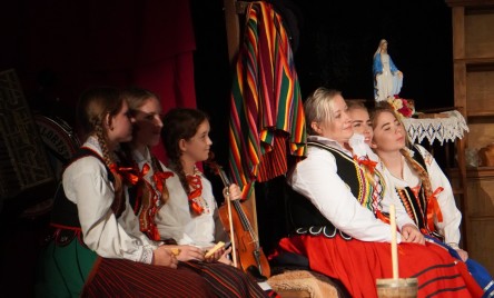 Zespół Folklorystyczno – Obrzędowy SOŁTYSKI z Pawłowa (pow. starachowicki, woj. świętokrzyskie) &#34;Swaty&#34;