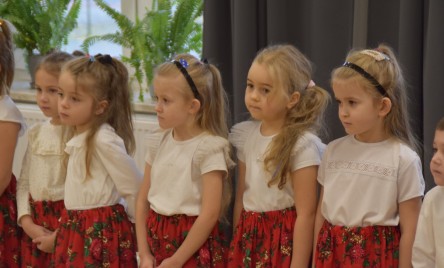 TARNOGRODZKIE PRZEDSZKOLAKI DLA TARNOGRODZKICH SENIORÓW