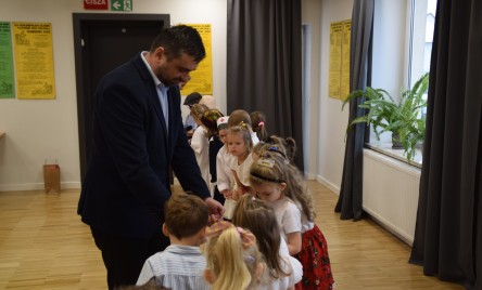 TARNOGRODZKIE PRZEDSZKOLAKI DLA TARNOGRODZKICH SENIORÓW