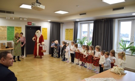 TARNOGRODZKIE PRZEDSZKOLAKI DLA TARNOGRODZKICH SENIORÓW