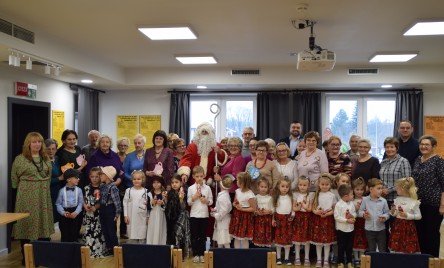 TARNOGRODZKIE PRZEDSZKOLAKI DLA TARNOGRODZKICH SENIORÓW