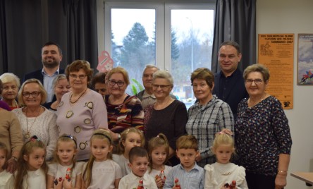 TARNOGRODZKIE PRZEDSZKOLAKI DLA TARNOGRODZKICH SENIORÓW