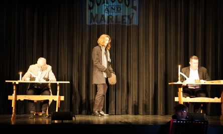 „Opowieść wigilijna” Karola Dickensa na scenie Tarnogrodzkiego Ośrodka Kultury - premiera