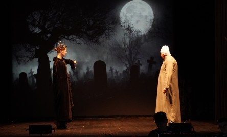 „Opowieść wigilijna” Karola Dickensa na scenie Tarnogrodzkiego Ośrodka Kultury - premiera