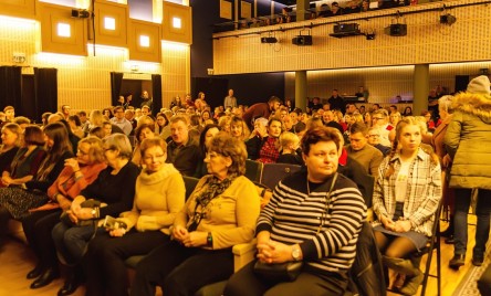 „Opowieść wigilijna” Karola Dickensa na scenie Tarnogrodzkiego Ośrodka Kultury - premiera