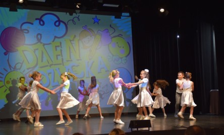 Dzień dziecka z tańcem, teatrem i zabawą