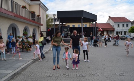 Dzień dziecka z tańcem, teatrem i zabawą